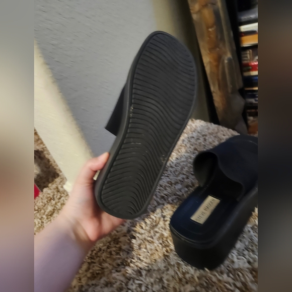 Steve Madden Black Women's Platform Slides - Picture 8 of 10